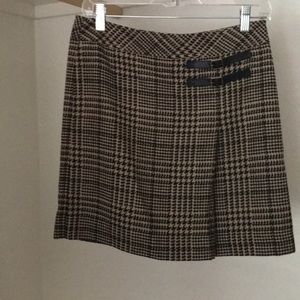 Tan and black Loft pleated skirt